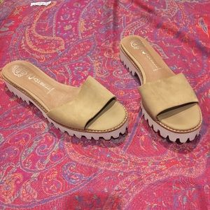 Jeffrey campbell beige slides